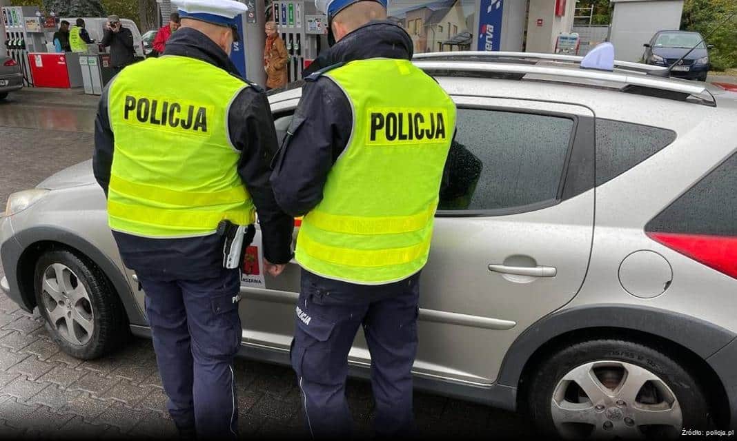 Policjantki i policjanci z Dzierżoniowa biorą udział w akcji One Billion Rising